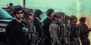 ICE의 채용 - SNS 감시망